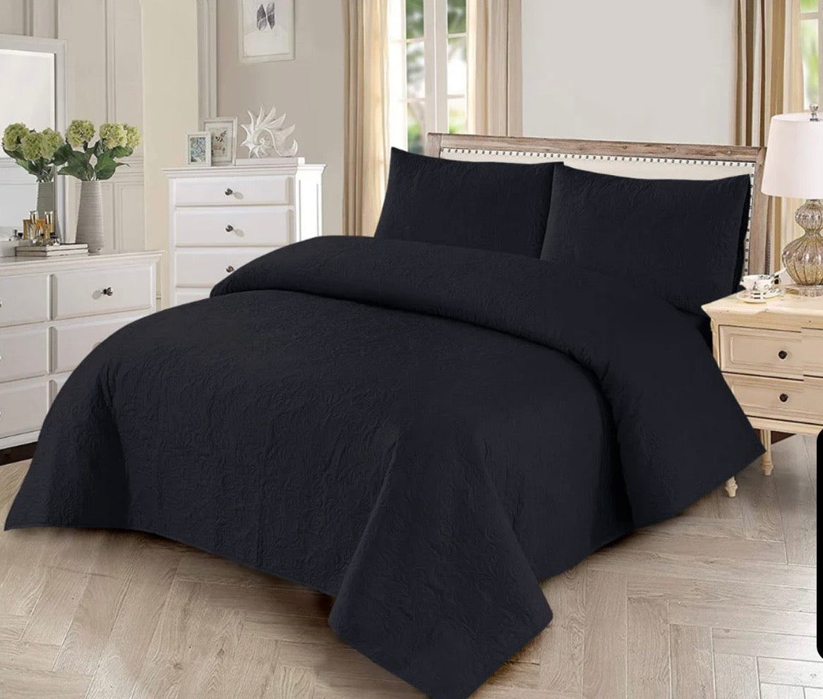 Luxury bed spread set