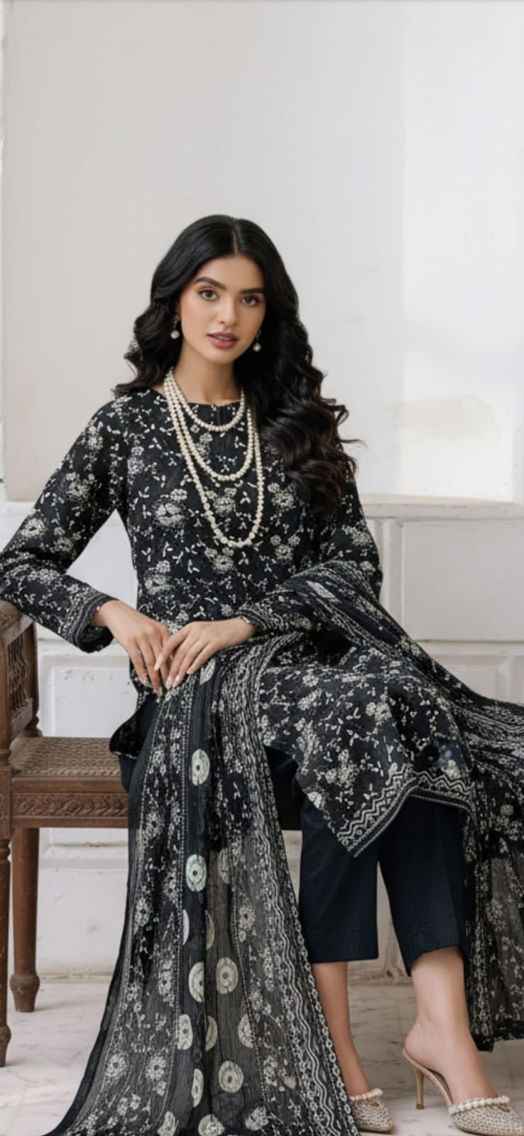 Summer Bloom – Embroidered Lawn