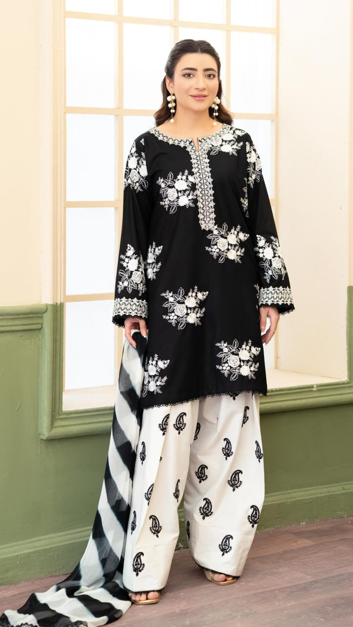 Summer Bloom – Embroidered Lawn)