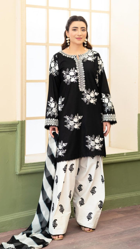 Summer Bloom – Embroidered Lawn)
