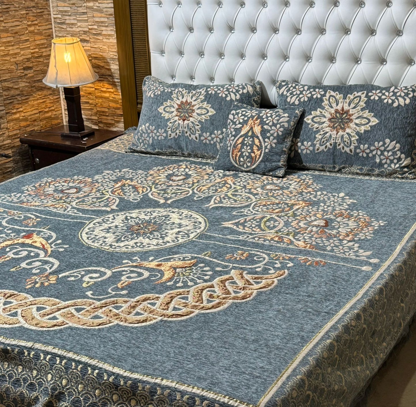 4 piece velvet jacquard bedsheet